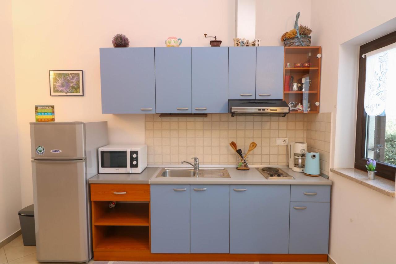 Apartments Blue And Green With Balcony บัชกา ภายนอก รูปภาพ