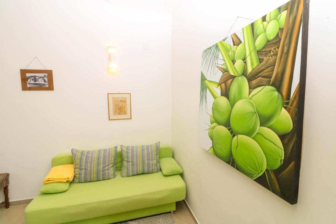 Apartments Blue And Green With Balcony บัชกา ภายนอก รูปภาพ