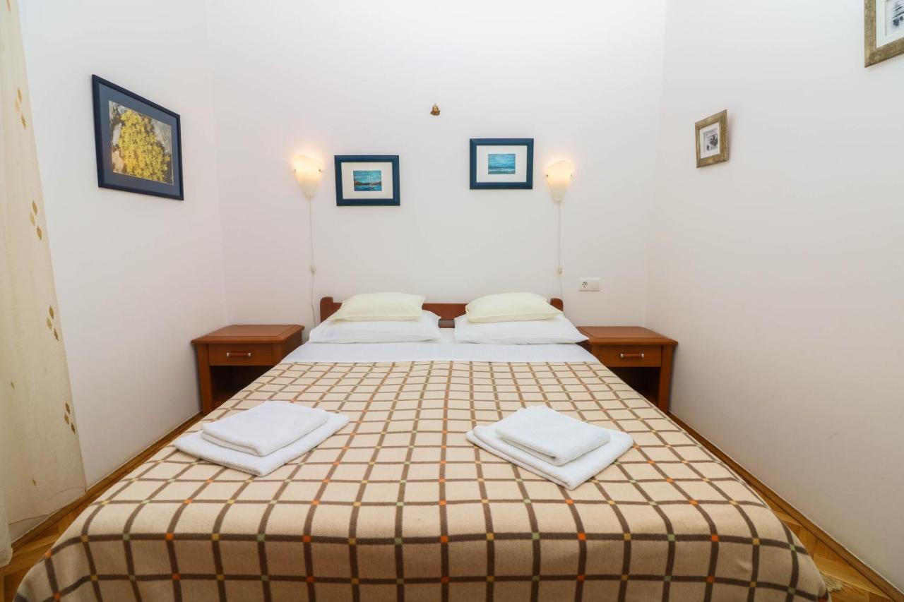 Apartments Blue And Green With Balcony บัชกา ภายนอก รูปภาพ