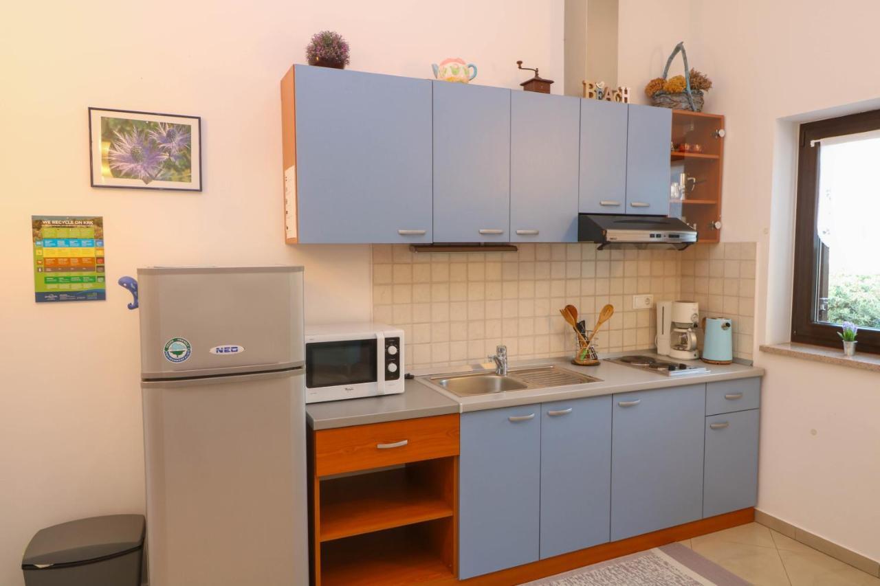 Apartments Blue And Green With Balcony บัชกา ภายนอก รูปภาพ