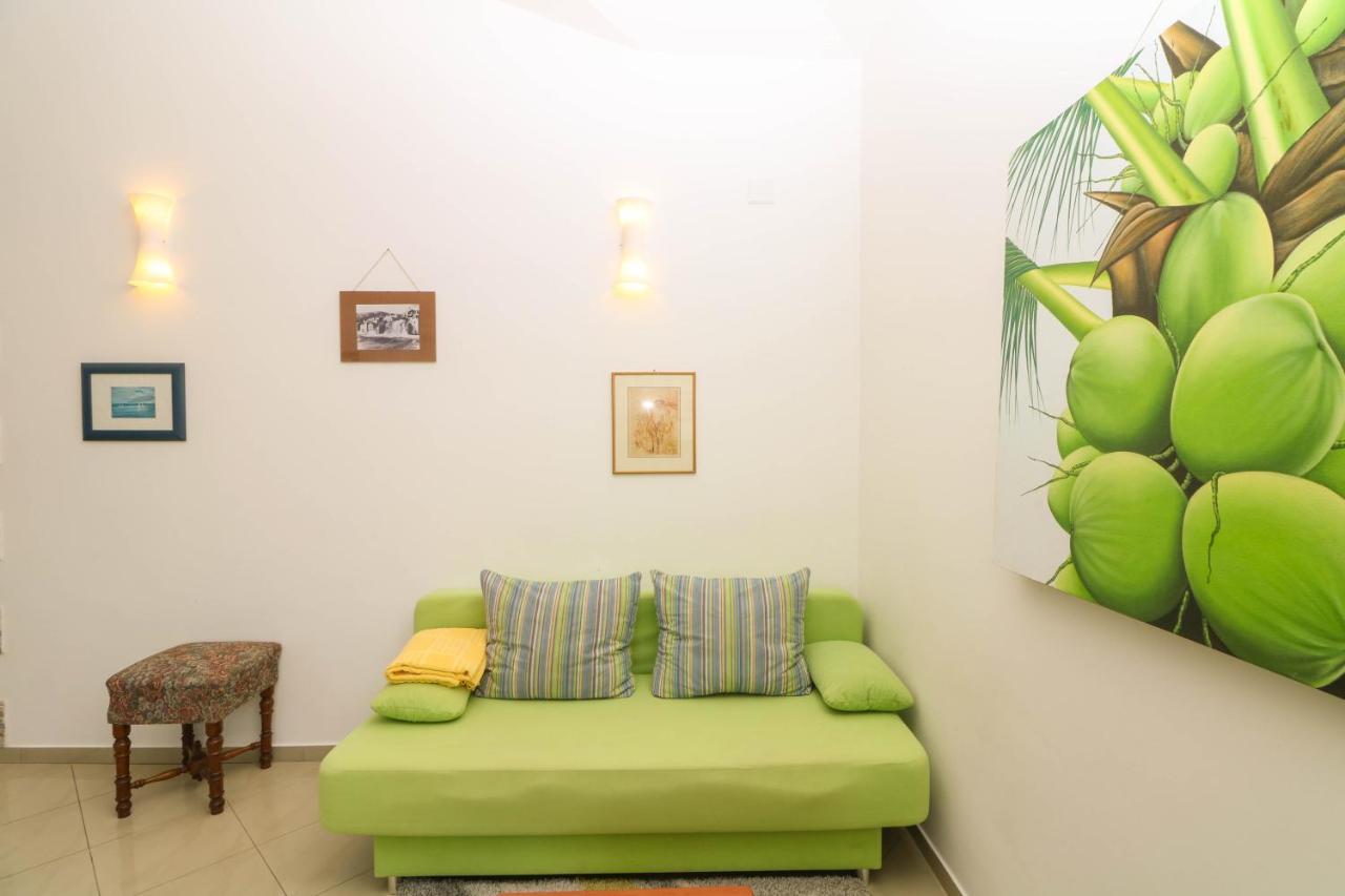 Apartments Blue And Green With Balcony บัชกา ภายนอก รูปภาพ