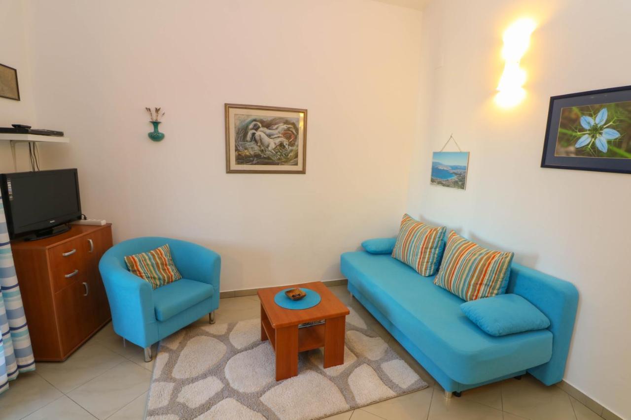 Apartments Blue And Green With Balcony บัชกา ภายนอก รูปภาพ